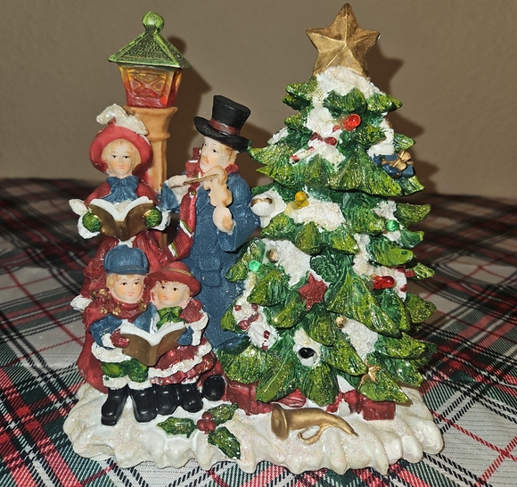 Festive Holiday Motion Sensored Musical Singing Carolers Figurine - Picture 1 of 7